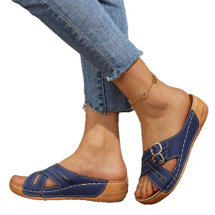 Ladies' sandals with comfortable sole and adjustable straps Lune London