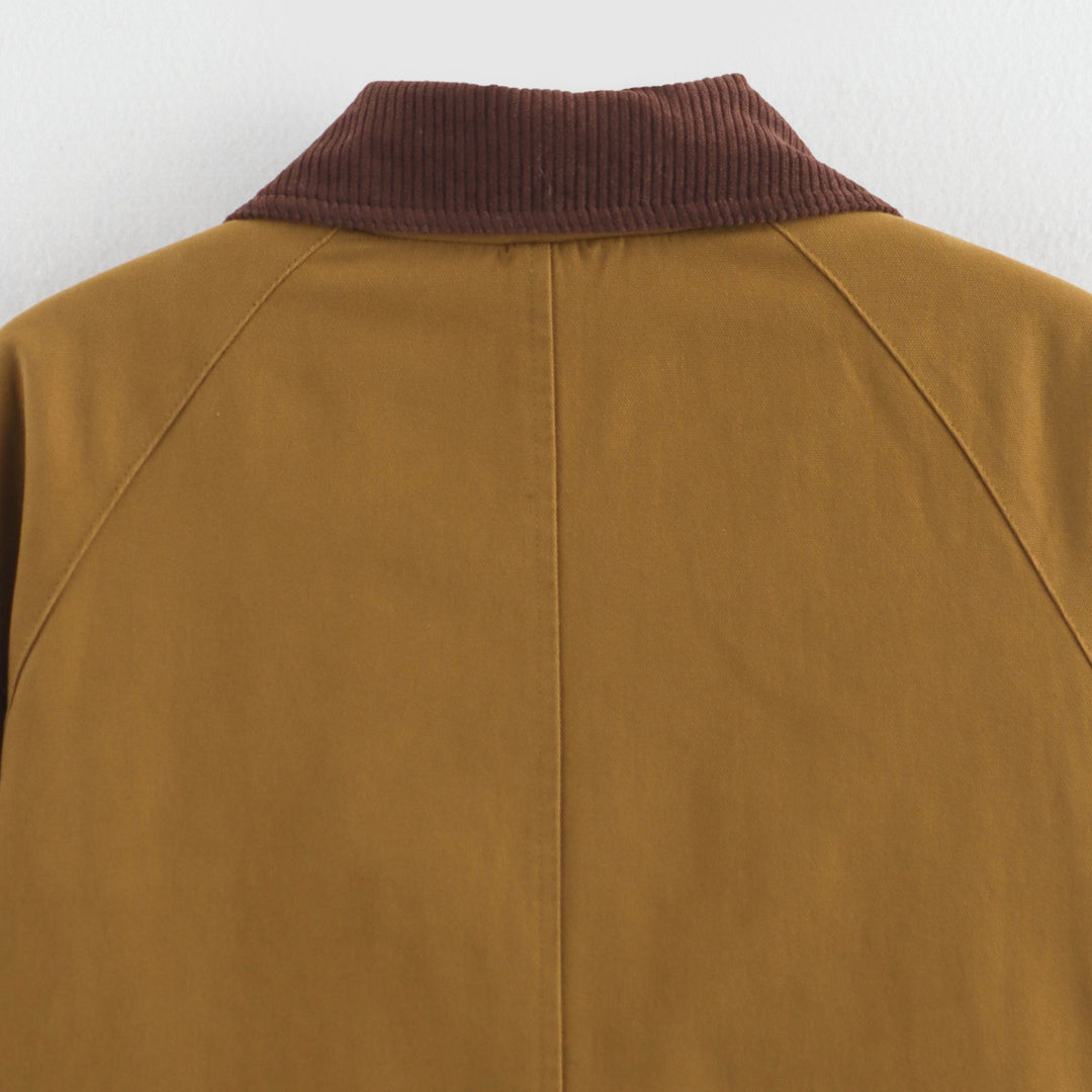 Veste utilitaire à la mode pour femmes avec poches à rabat et col carotte Chic & Stil