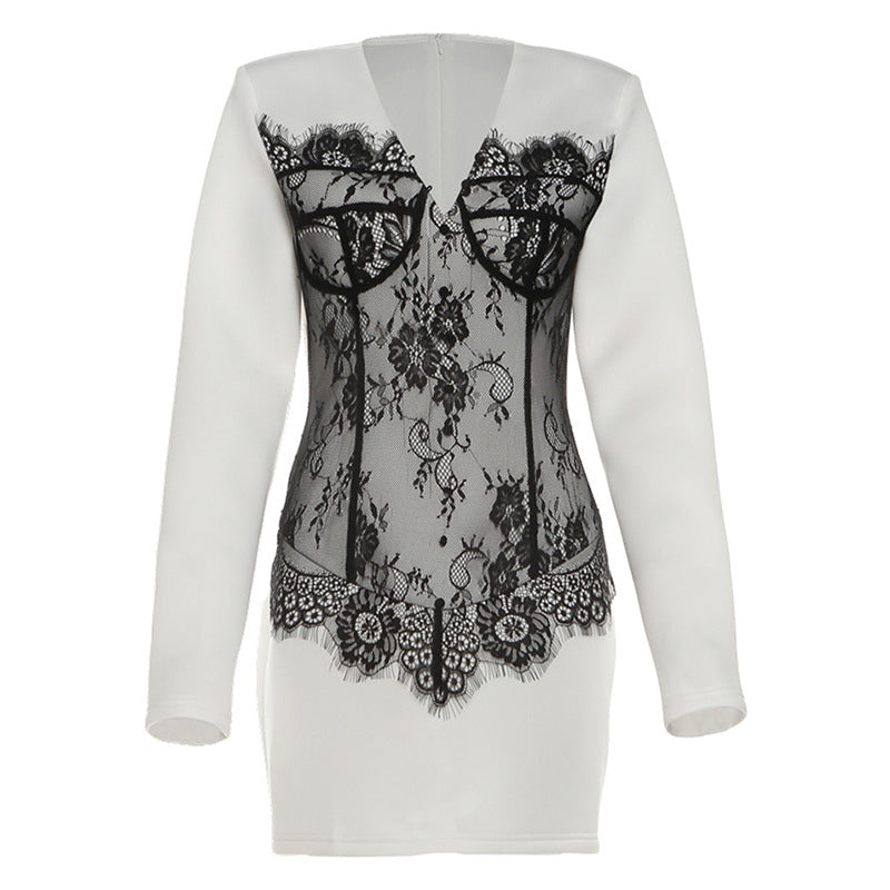 Robe en dentelle pour femmes avec un design sophistiqué et des détails élégants Chic & Stil