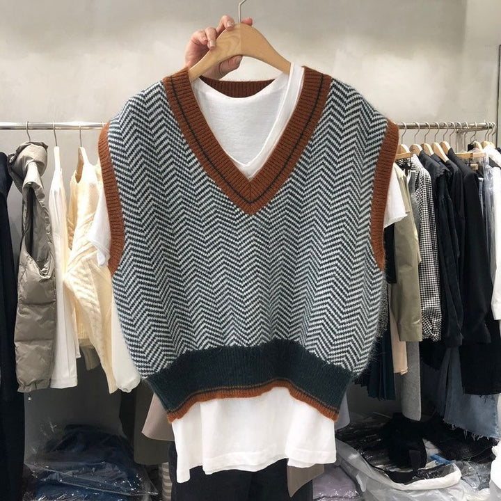 Cardigan pour femmes avec col en V et motif en chevrons Chic & Stil