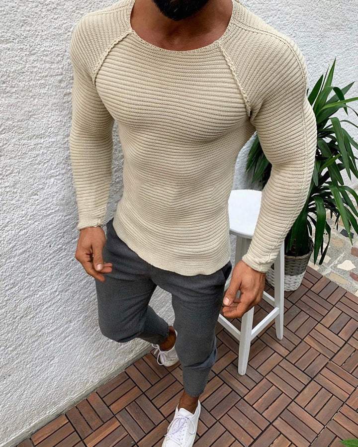 Men's fitted knitted top with breathable texture and chic stylish design