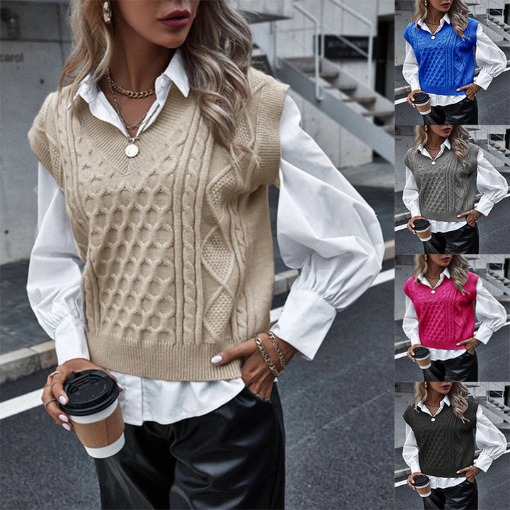 Knitted vest for women with an elegant twisted pattern Lune London