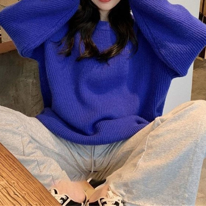 Oversized knitted sweater for women with a fine rib pattern and a relaxed fit Lune London
