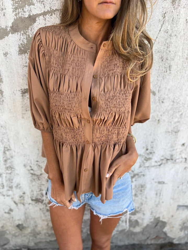 Women's blouse with gathered detail and button closure Lune London