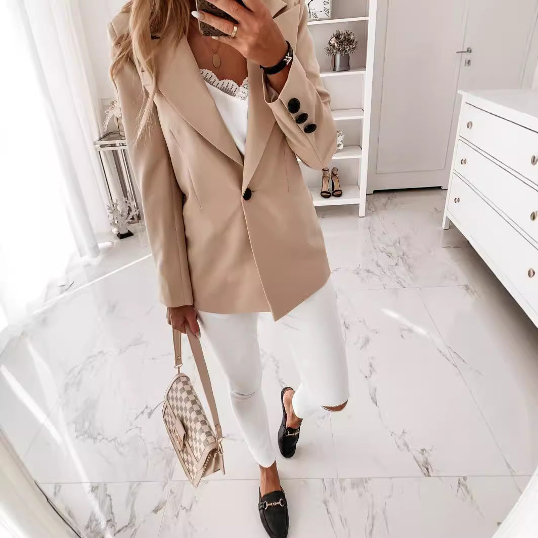 Elegant oversized jacket for women with structured details and long sleeves Lune London