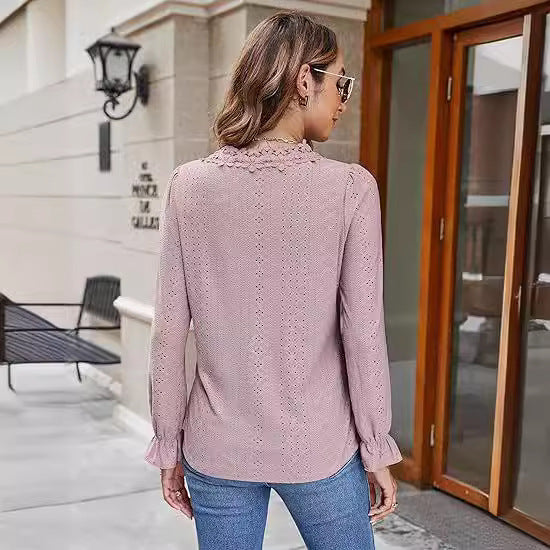 Ladies elegant blouse with floral design and V-neck Lune London