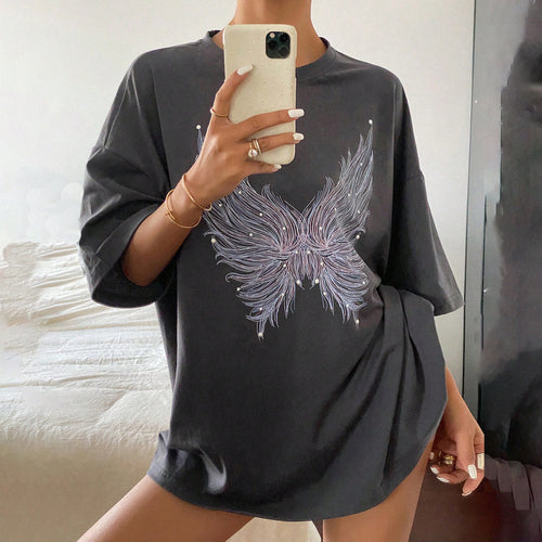 Oversized T-shirt for women with creative feather design Lune London