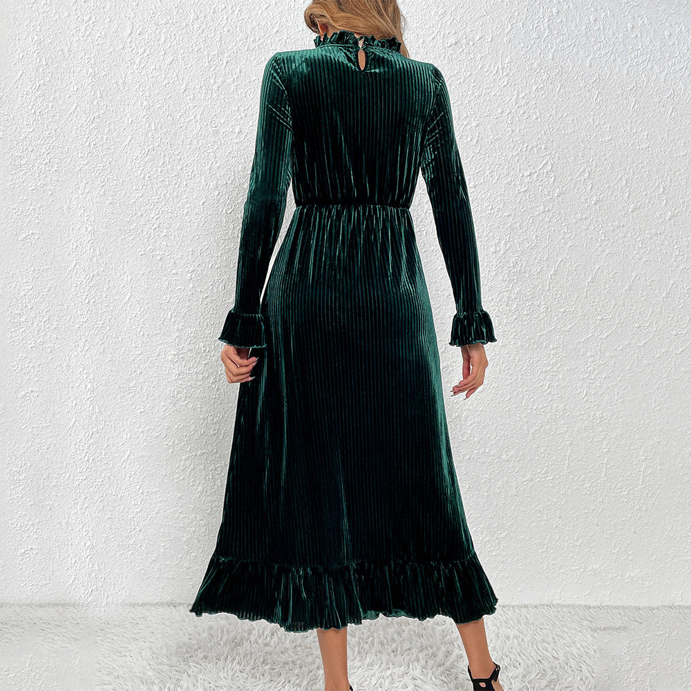 Robe portefeuille à manches longues pour femmes en velours luxueux avec détails en volant Chic & Stil