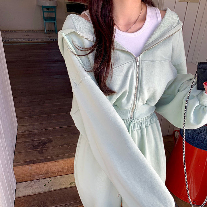 Women's sporty sweatshirt set and wide jogger pants Lune London