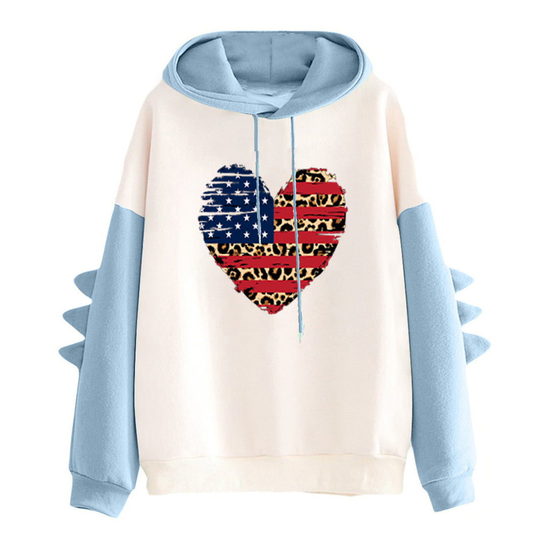 Women's hoodie with unique heart design and trendy details Chic & Stil