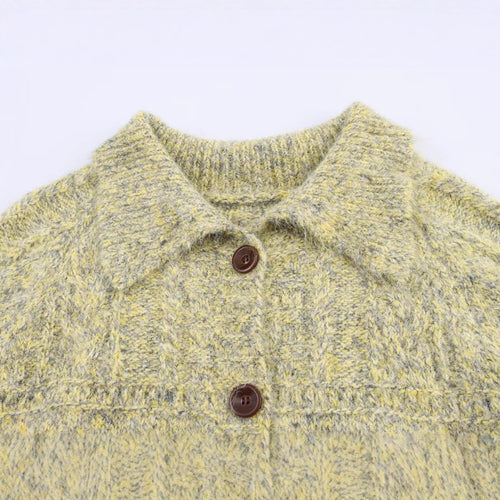 Knitted jacket for women with a chic and soft fabric and decorative buttons Lune London