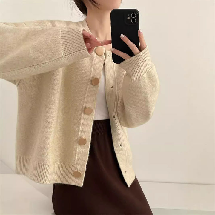 Cardigan womens cozy avec détails de boutons et coupe moderne Chic & Stil