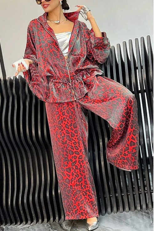 Lady casual jumpsuit with trendy leopard print and loose fit Lune London