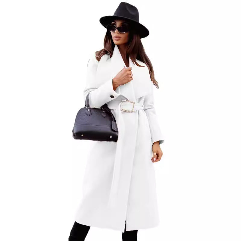 Elegant trench coat for women with belt and textured fabric Lune London