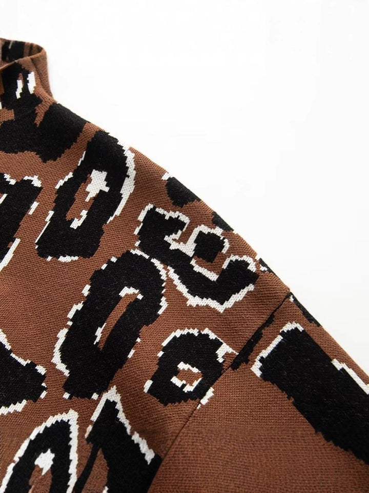 Casual women's sweater with animal print Lune London
