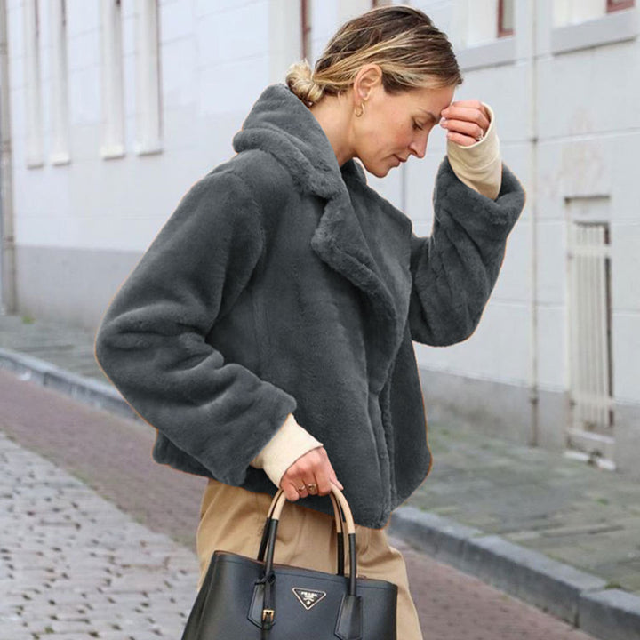 Ladies Cozy Fleece Jacket with Folded Collar and Chic Side Seams