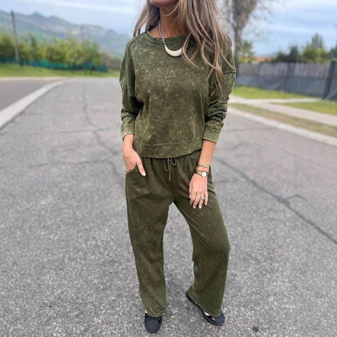 Lune London casual hoodie and sweatpants set for ladies