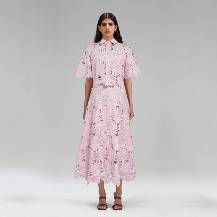 Robe florale pour femmes avec col montant et manches volumineuses Chic & Stil