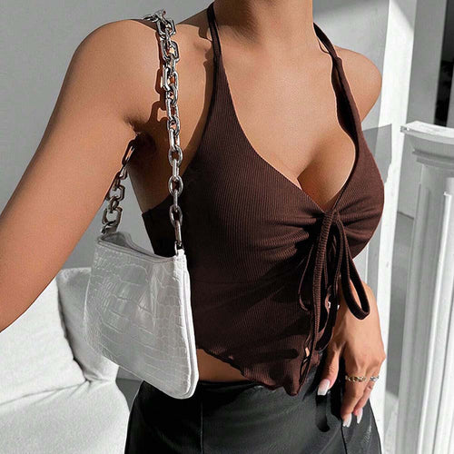 T-shirt court ludique pour femmes avec fronces et lien Chic & Stil