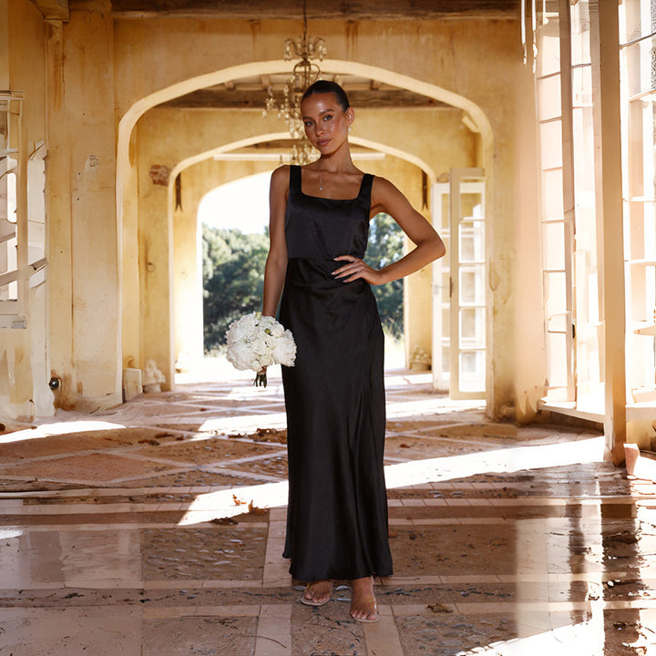 Elegant maxi dress for women with side slit and thin straps Chic & Stil