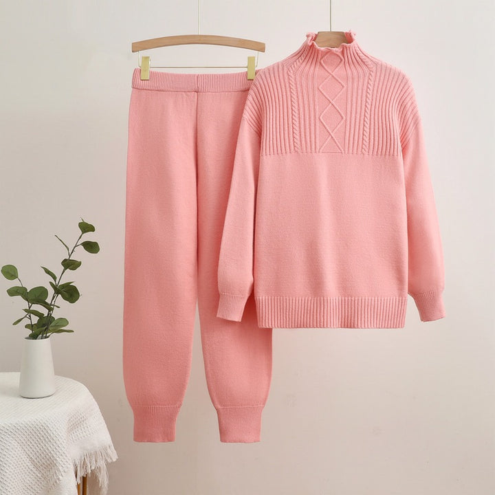 Comfortable knitted loungewear set for women with high collar and ribbed structure Lune London