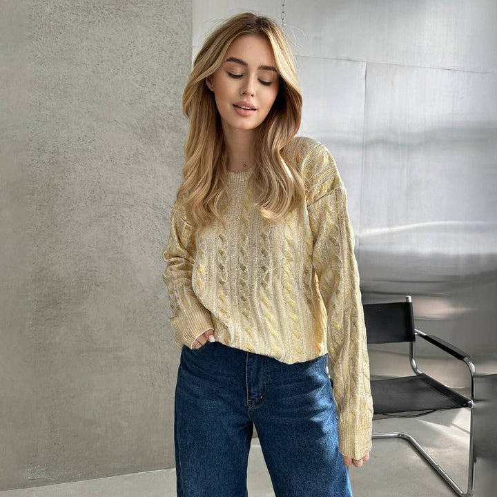 Chunky knit sweater for women with detailed braid pattern and oversized cut Lune London