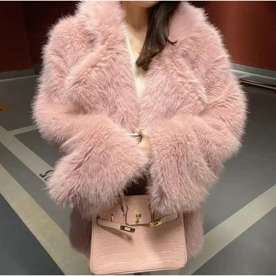 Women Plush Faux Fur Jacket with a Loose Silhouette Lune London