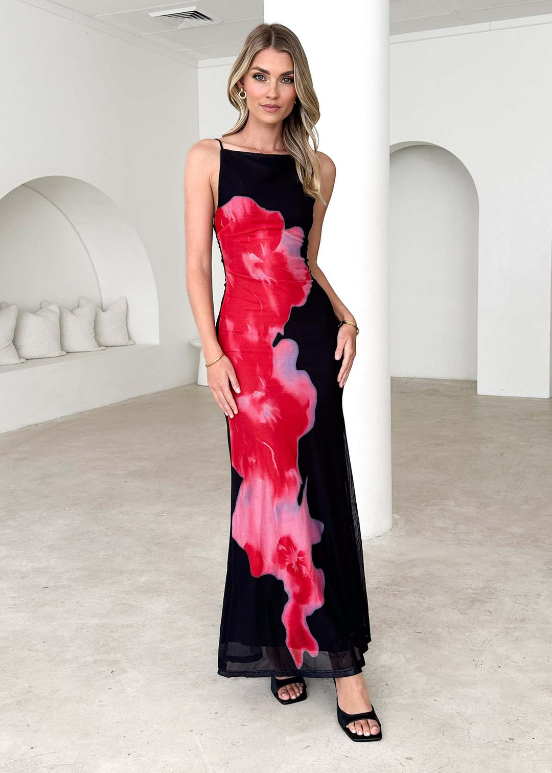 Elegant Maxi Dress for Women with Floral Print and Fine Straps Chic & Stylish