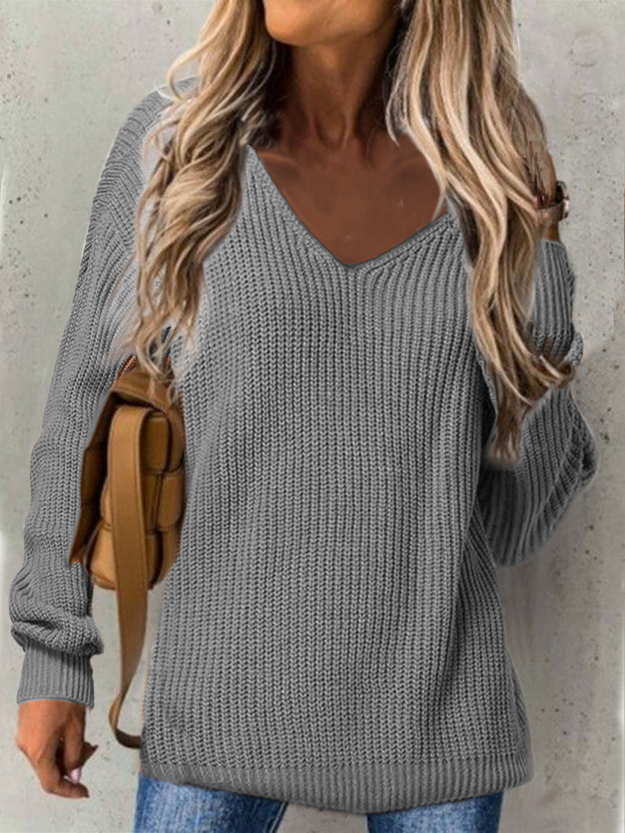 Thick knit V-neck pullover for women with a relaxed fit Lune London