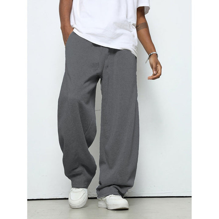 Men's loose-fitting jogging pants with a casual cut and practical pockets Lune London