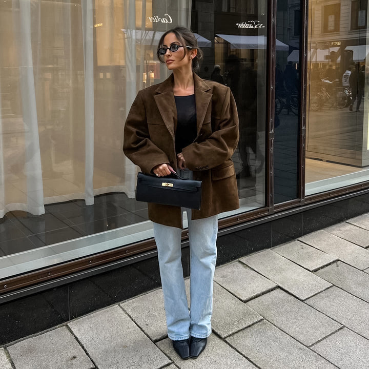 Elegant suede jacket for women with practical pockets Lune London