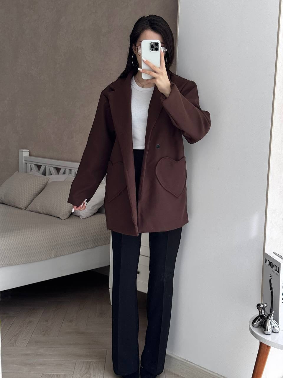 Fashion oversized coat for women with large pockets and chic lapels