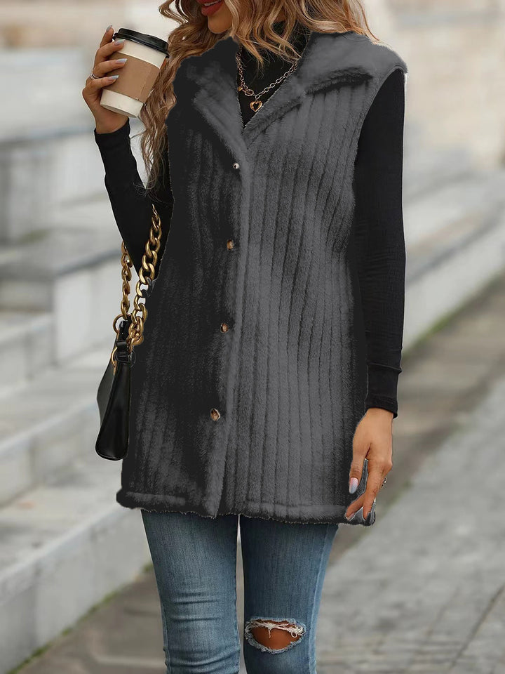 Knitted vest for women with a velvety surface and modern button details Lune London