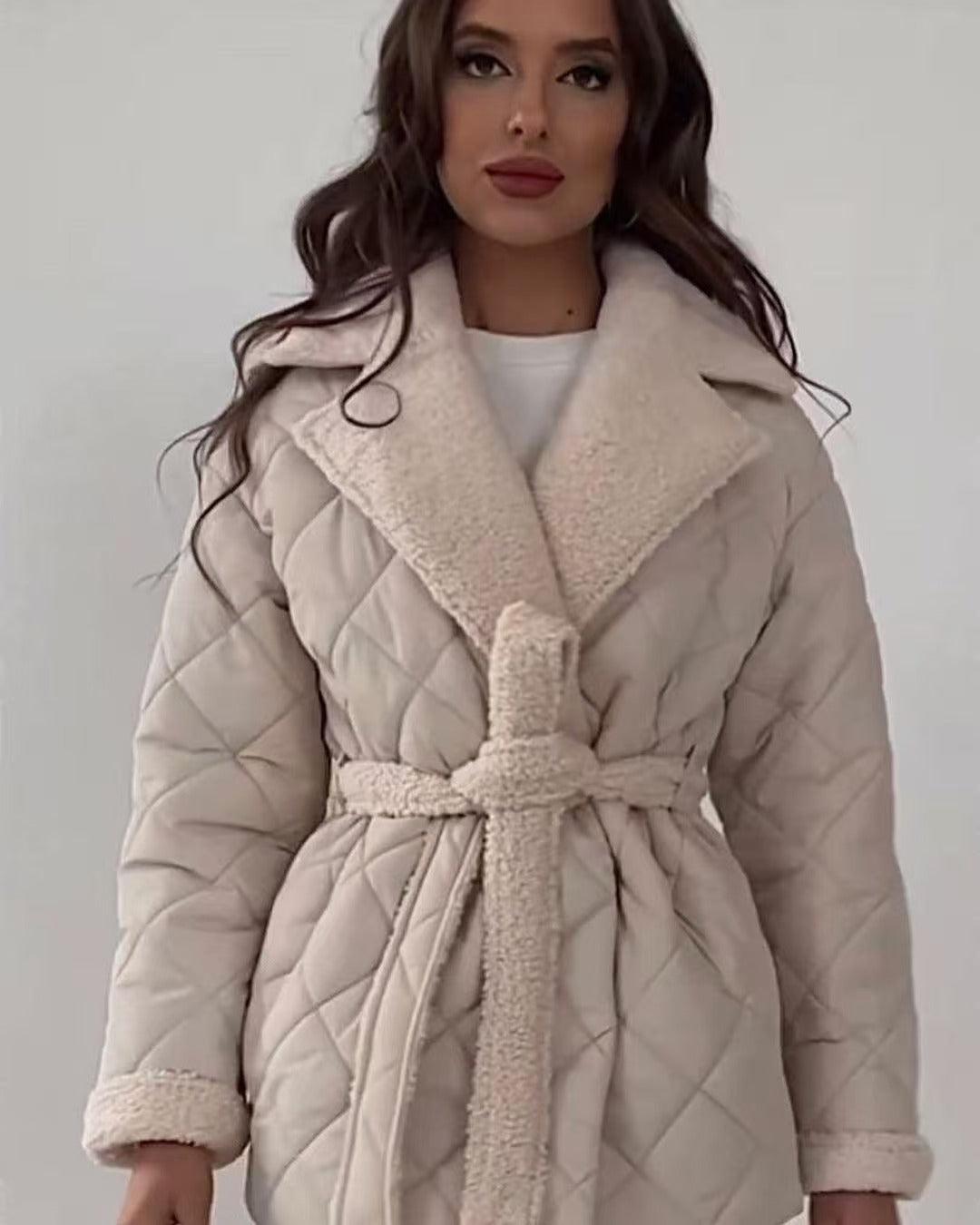 Quilted fleece jacket for women with belt and large collar Lune London