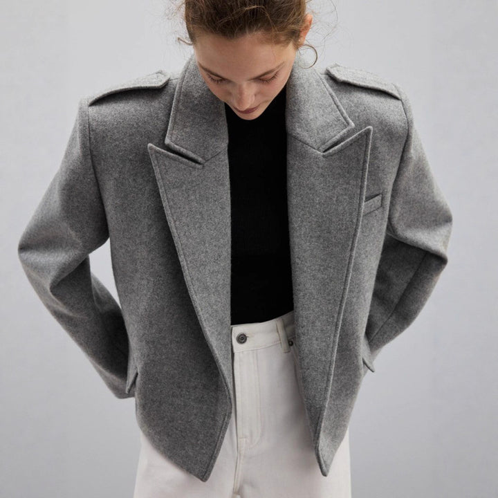 Women’s oversized fashion blazer with narrow lapels Lune London