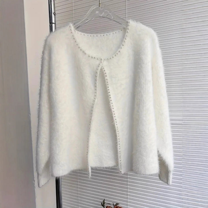 Ladies plush cardigan with pearl button and casual fit Lune London