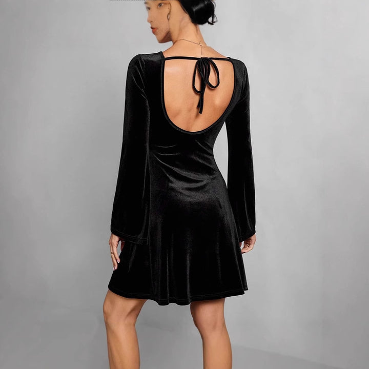 Ladies Elegant Velvet Midi Dress with Long Sleeves Lune London