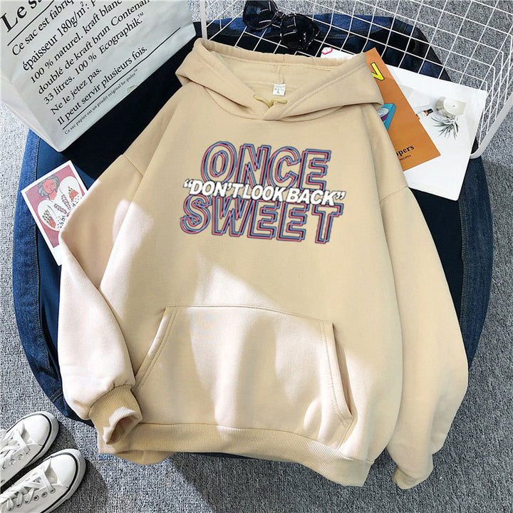 Women's hooded sweatshirt with modern design and comfortable fit Chic & Stil