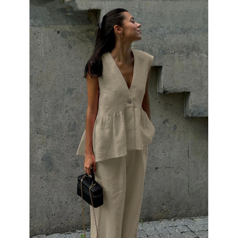 Casual linen set for women with deep V-neck and wide-leg pants Lune London