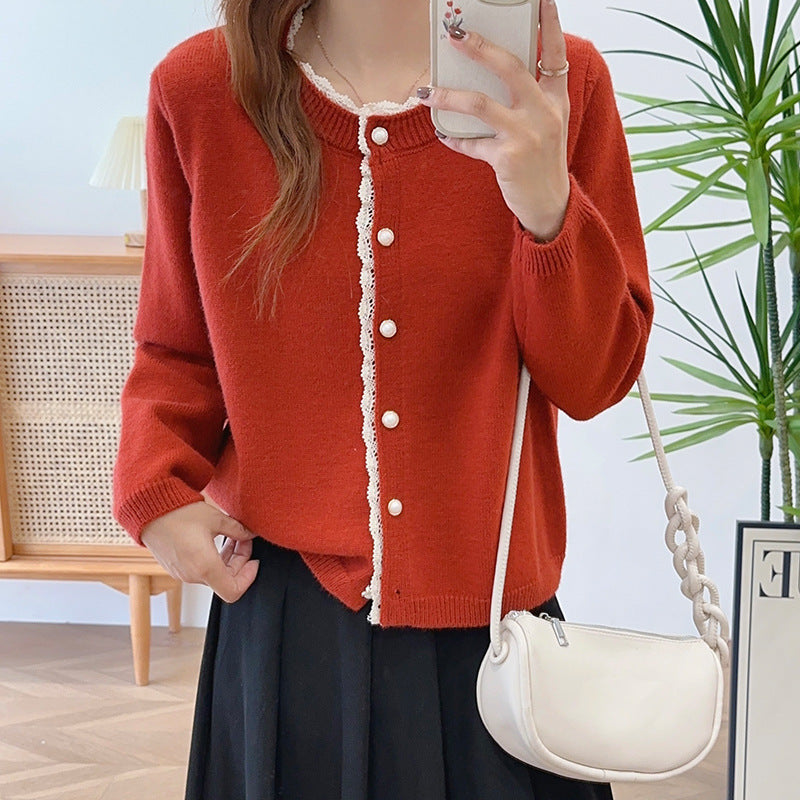 Cardigan femme en maille fine avec fermeture à bouton décoratif et structures côtelées douces Chic & Stil