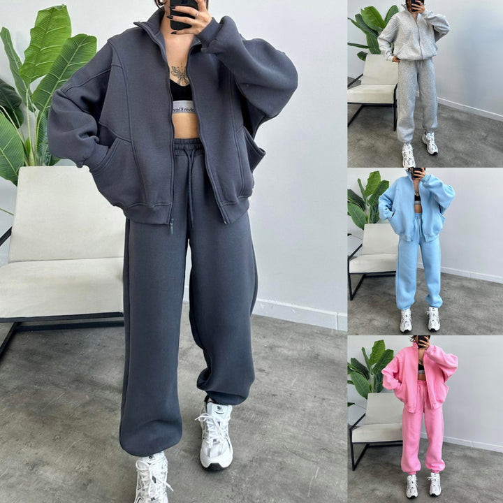 High-quality women's sporty loungewear set with a relaxed fit Lune London
