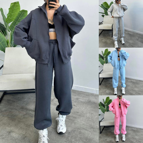 High-quality women's sporty loungewear set with a relaxed fit Lune London