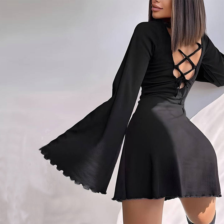 Robe mini femme avec manches trompette et ourlet sculptural Chic & Stil
