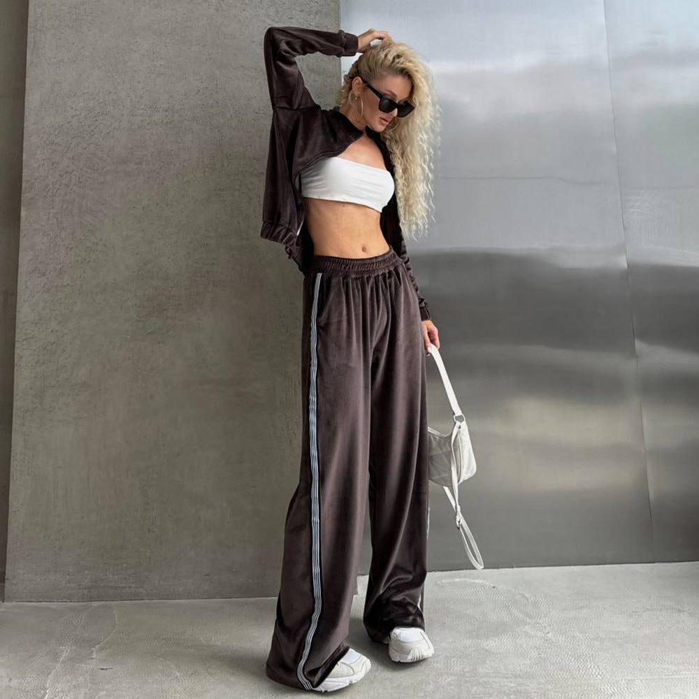 Women's sports jacket with a chic and comfortable design Lune London