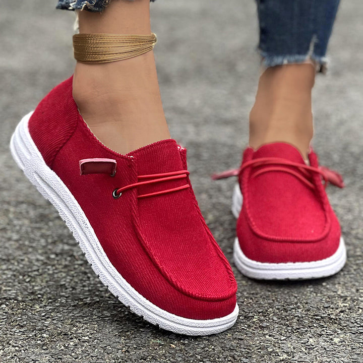 Casual slip-on sneakers for women with non-slip sole and breathable upper Lune London