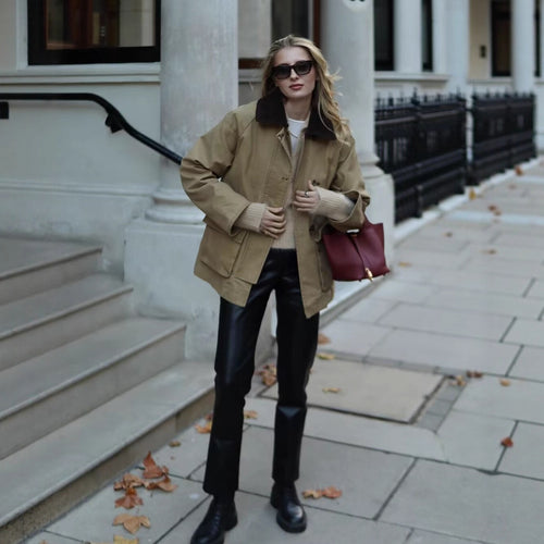 Casual utility jacket for women with functional pockets and practical button closure Lune London