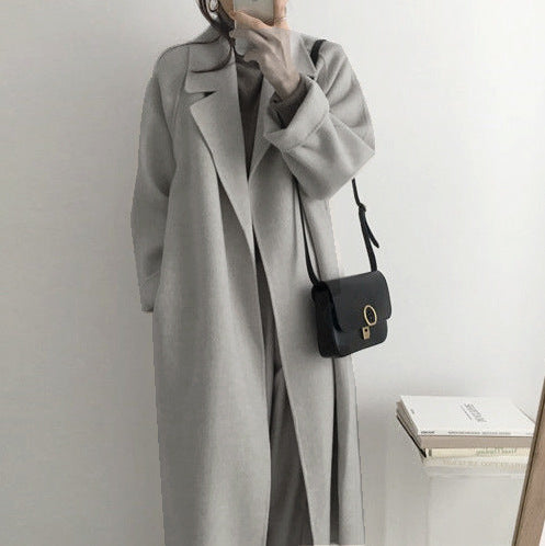 Elegant and casual trench coat for women with large lapels Lune London