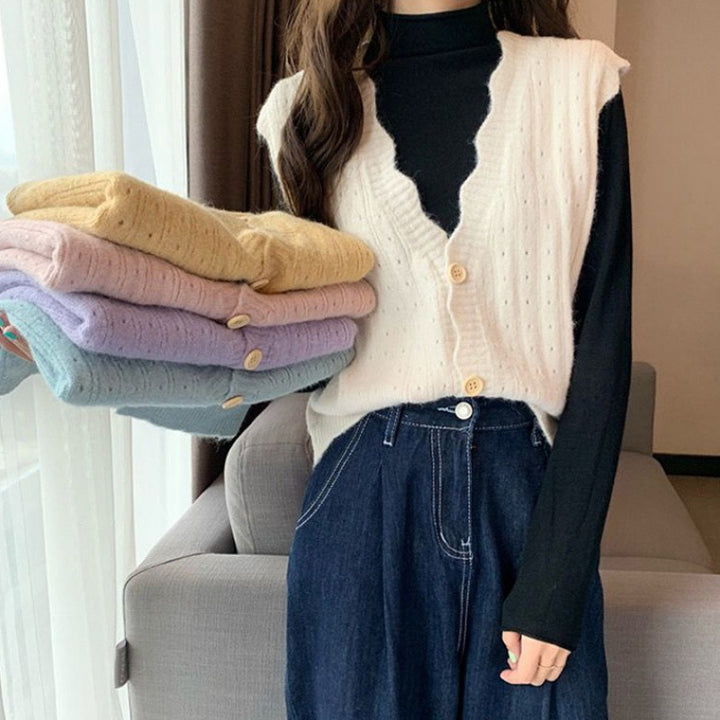 Knit cardigan for women with V-neck and buttons Lune London