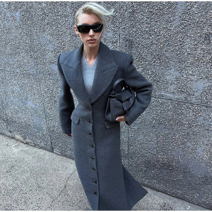 Ladies Elegant Wool Coat with Tailored Cut and Long Sleeves Lune London