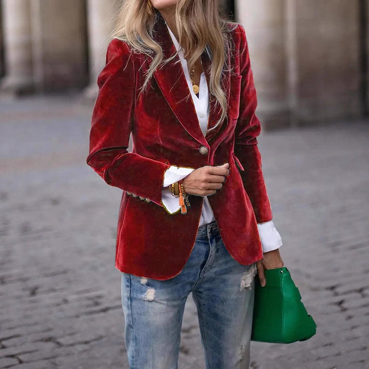 Blazer élégant en velours pour dames avec coupe cintrée et boutons dorés